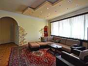 Особняк, 4 этажный, Большой Центр, Ереван