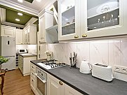 Квартира, 3 комнатная, Большой Центр, Ереван
