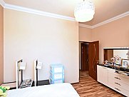 Apartment, 3 room, Mets Kentron, Yerevan