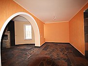 Особняк, 3 этажный, Давташен, Ереван