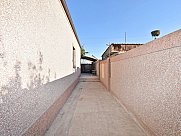 Особняк, Геганист, Арарат