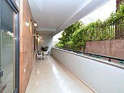 Universal premises, Mets Kentron, Yerevan