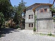 Առանձնատուն, 3 հարկանի, Փոքր Կենտրոն, Երևան