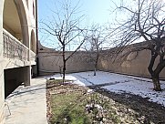 Առանձնատուն, 4 հարկանի, Էրեբունի, Երևան