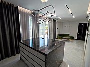 House, Mets Kentron, Yerevan