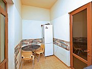 House, Mets Kentron, Yerevan