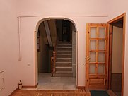 Առանձնատուն, 3 հարկանի, Մեծ Կենտրոն, Երևան