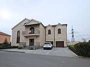 Առանձնատուն, 3 հարկանի, Վահագնի թաղամաս, Երևան
