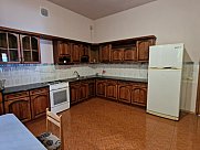 Особняк, Большой Центр, Ереван