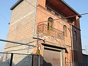 Առանձնատուն, 3 հարկանի, Մեծ Կենտրոն, Երևան